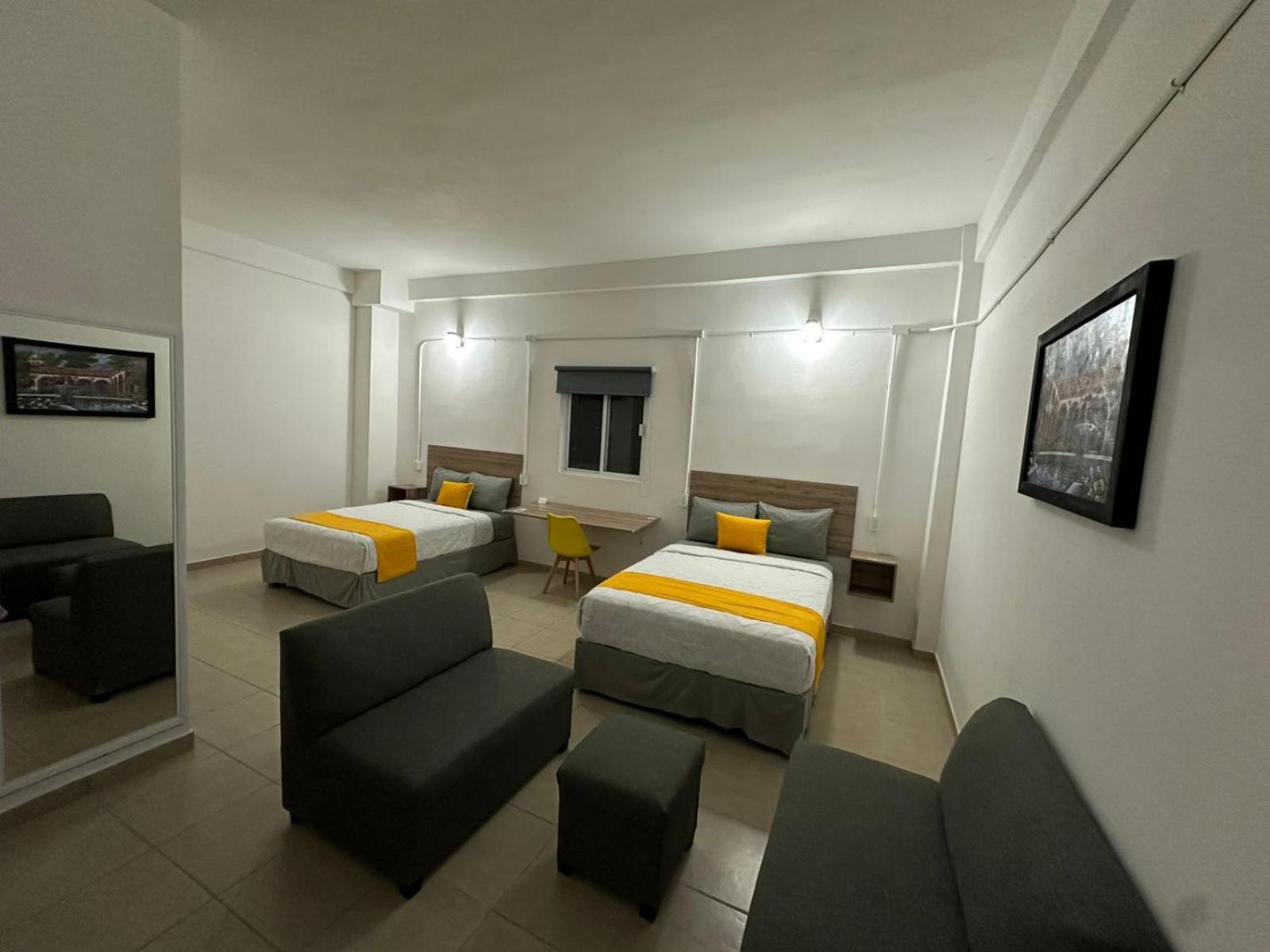 Hotel Plaza Centenario Juan Aldama المظهر الخارجي الصورة