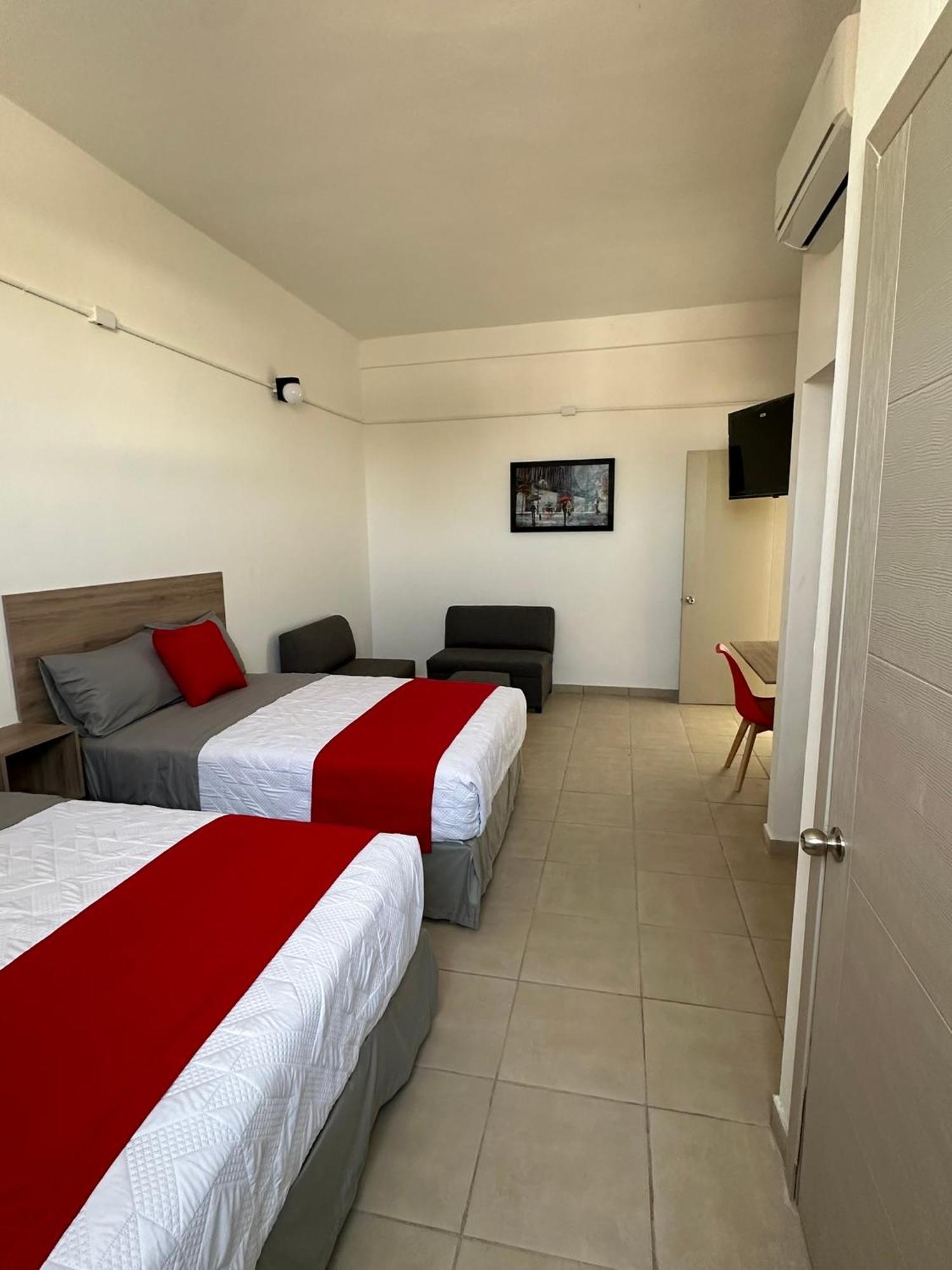 Hotel Plaza Centenario Juan Aldama المظهر الخارجي الصورة